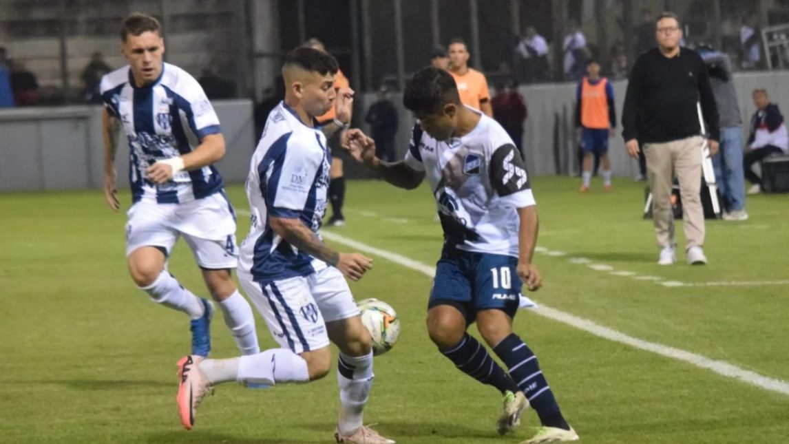Sarmiento de La Banda enfrenta a Juventud Antoniana en Salta