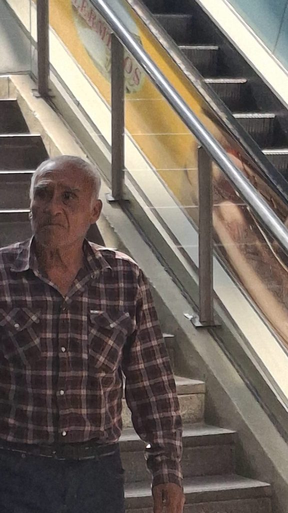 Buscan a un hombre con Alzheimer oriundo de Catamarca visto por última vez en la terminal de Santiago