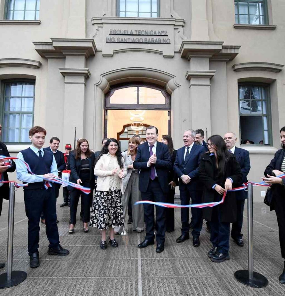 Gerardo Zamora inauguró la puesta en valor de la Escuela Técnica N° 2 “Ing. Santiago Barabino”