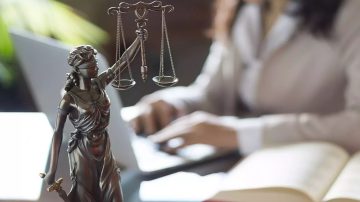 La detuvieron por hacerse pasar por abogada para cobrar por trámites judiciales