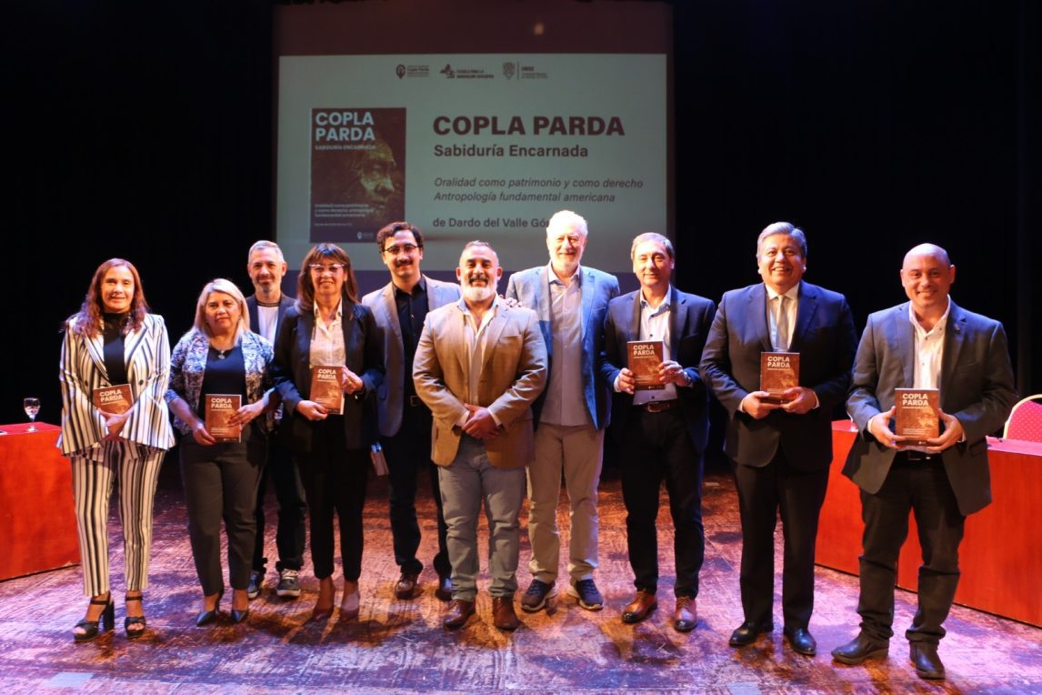 Dardo del Valle Gómez presentó su libro Copla Parda: Sabiduría Encarnada