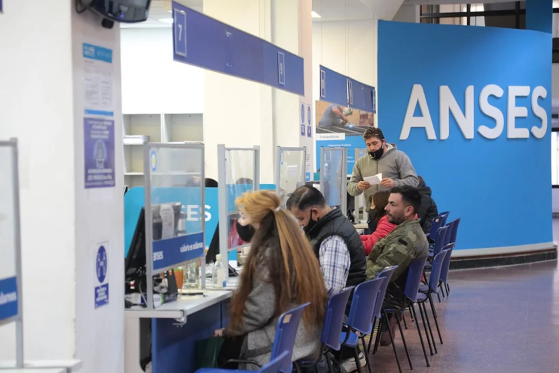 Ayuda Escolar Anual 2025: cuándo se cobra y cómo se hace el trámite