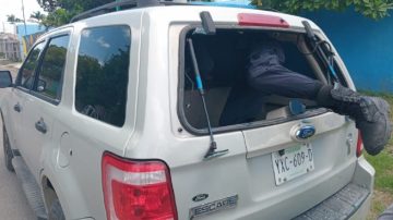 Desesperación y susto: bebé de un año quedó encerrada en un auto