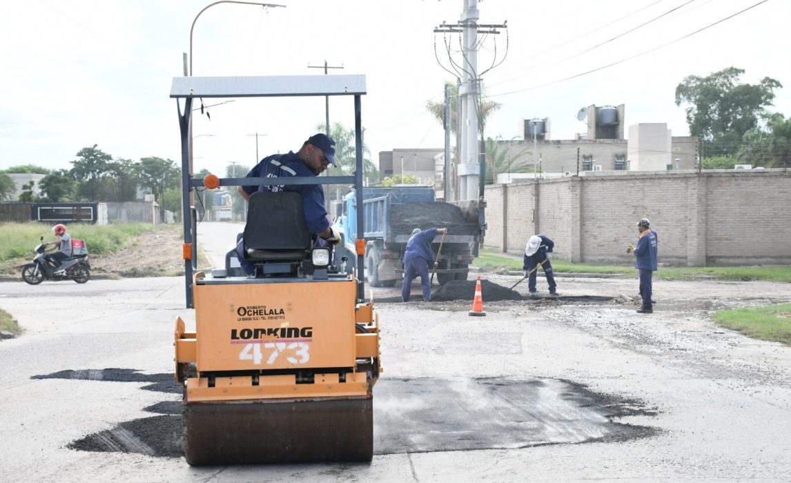 La Municipalidad ejecutó trabajos de mantenimiento en las calles de los barrios Jardín y Almirante Brown