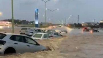 Tormenta y caos en Bahía Blanca dejó inundaciones y familias atrapadas