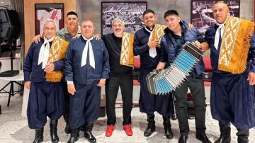 VIDEO: El Burrito Ortega cantó “Eterno amor” en su cumpleaños y emocionó a los hinchas de River