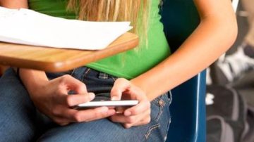 Alerta en las aulas: Argentina, el país con más estudiantes distraídos por el celular