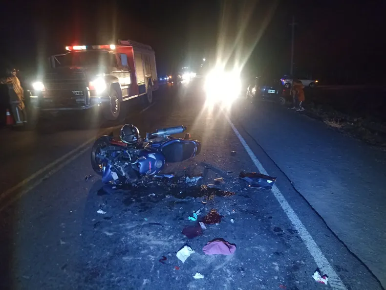 Tragedia en Árraga: en un múltiple choque de autos y motos, murieron dos personas