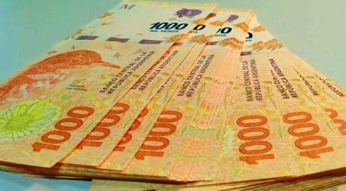 Quiso pasar desapercibido con 19 millones de pesos falsos pero una mala maniobra lo dejó en evidencia
