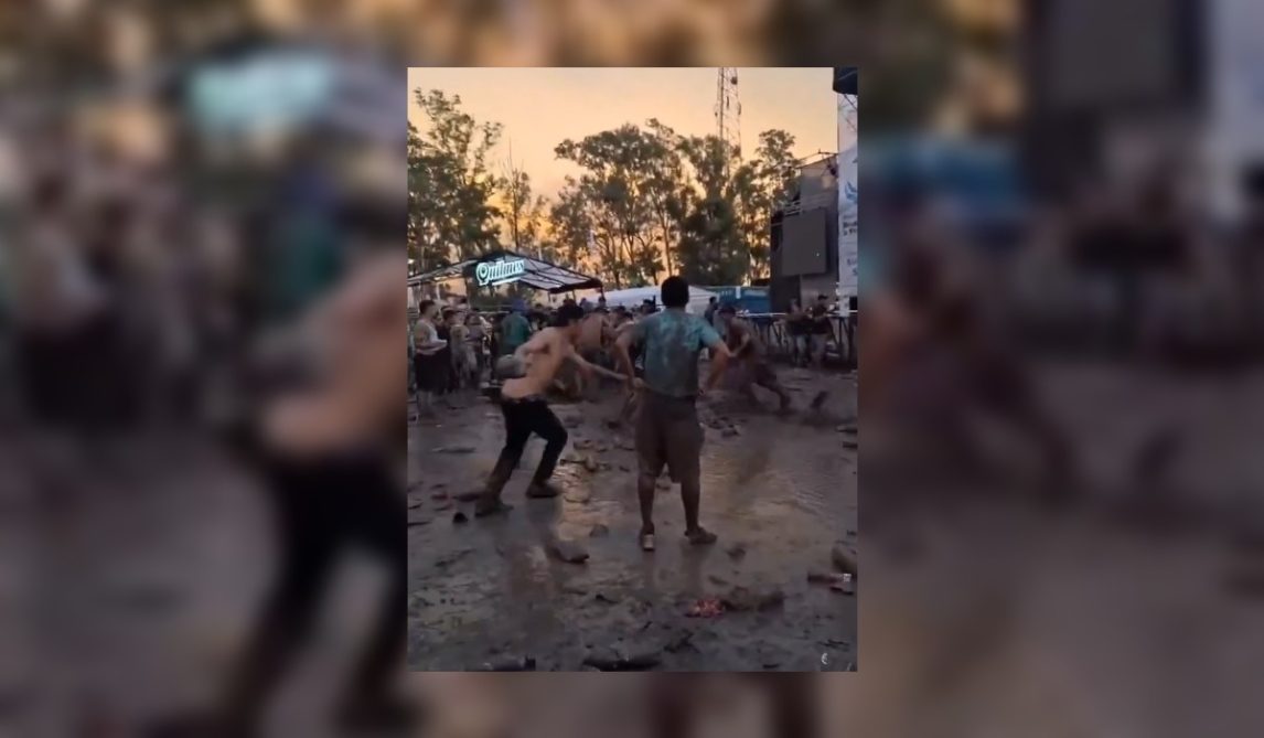 FUERTES IMÁGENES: Brutal enfrentamiento en plena fiesta de carnaval
