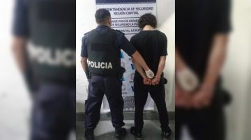 Escalofriante crimen en La Plata: apuñaló a su amigo y dijo que “una voz” se lo ordenó