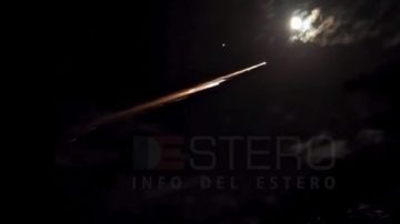 VIDEO | Tintina: misterioso “tren de luces” causó intriga entre los vecinos