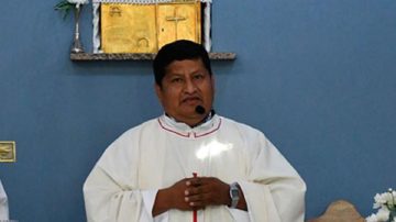 El padre Manuel Amante celebró su última misa en Santiago del Estero