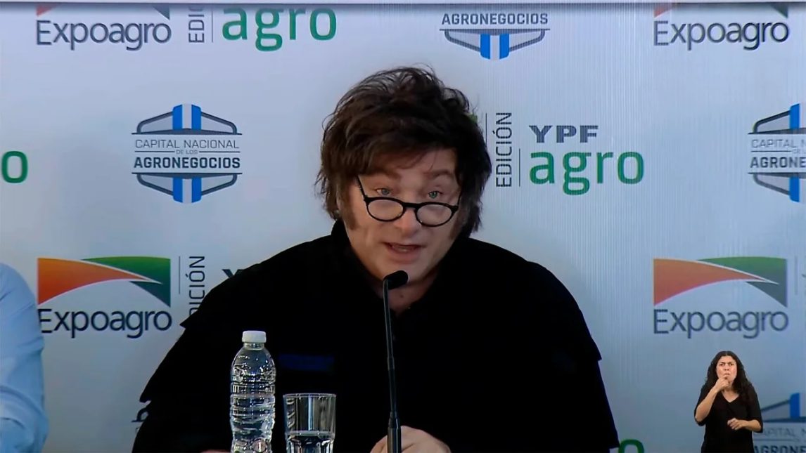 “No fui antes porque estorbaba”: Milei justificó su ausencia en Bahía Blanca