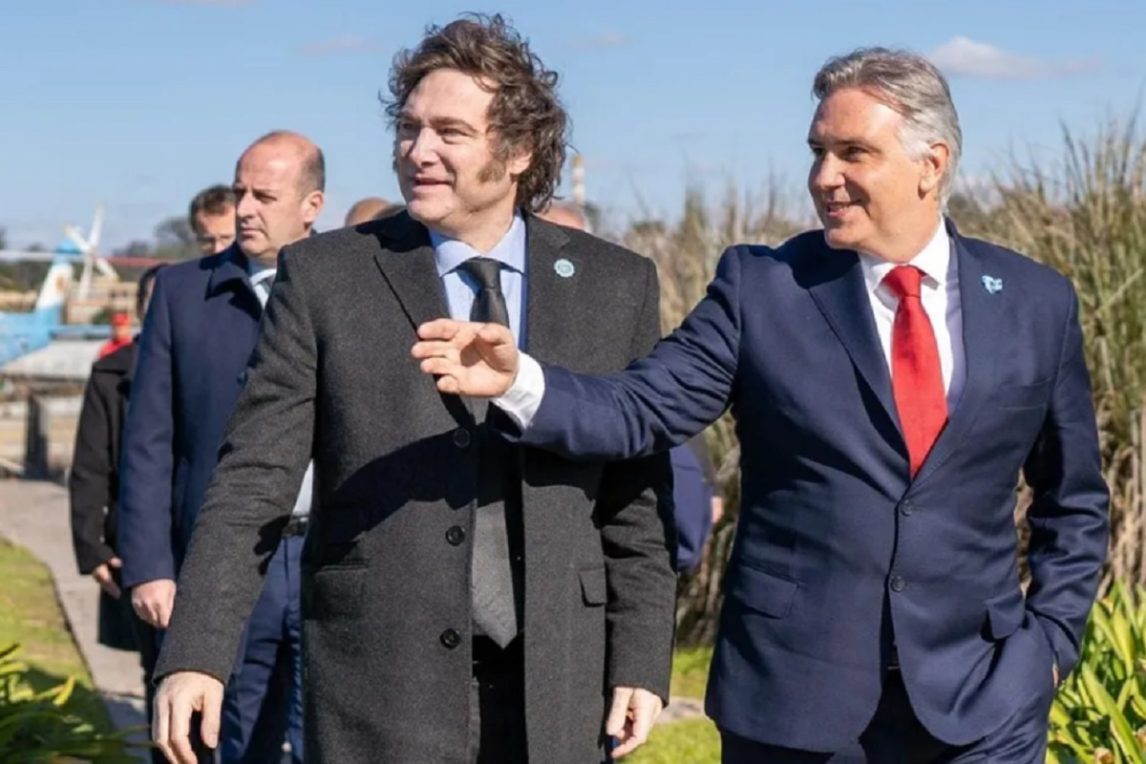Córdoba le soltó la mano a Javier Milei: la imagen del presidente cayó 17 puntos en el último mes