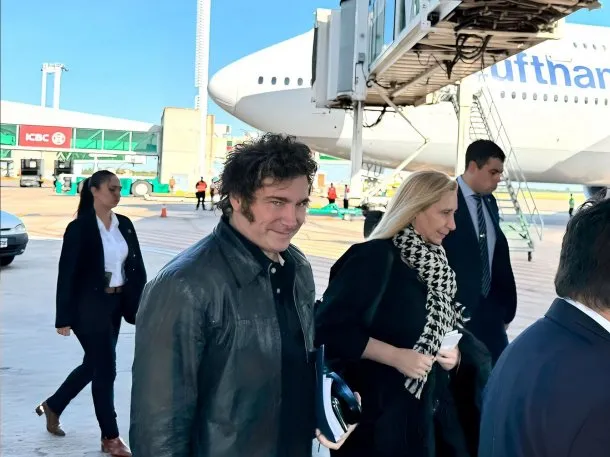 Javier Milei llegó a Bahía Blanca para monitorear el operativo de asistencia a las víctimas del temporal