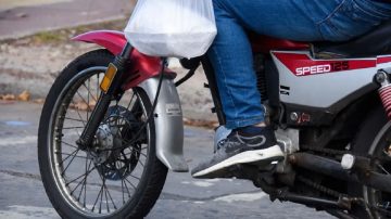 B° Huaico Hondo: motociclista manoseó a una menor y los vecinos casi lo linchan