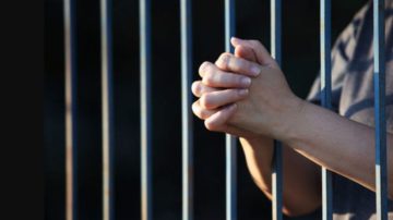 Otorgan arresto domiciliario a dos mujeres imputadas por venta de droga en el barrio 8 de Abril