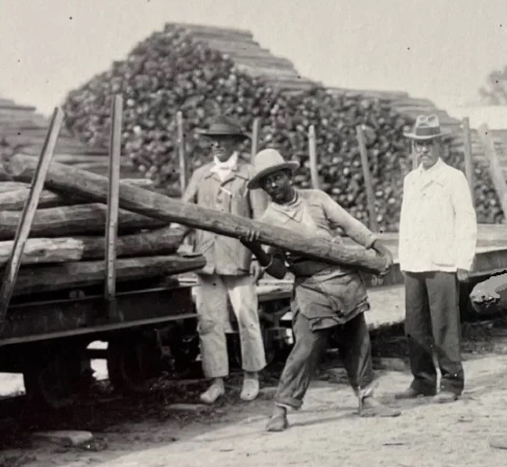 Rescatan un invaluable archivo fotográfico sobre los obrajes de Santiago del Estero