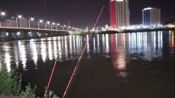 Motociclista enredado con tanza en el puente: un hecho similar ocurrió hace 7 años