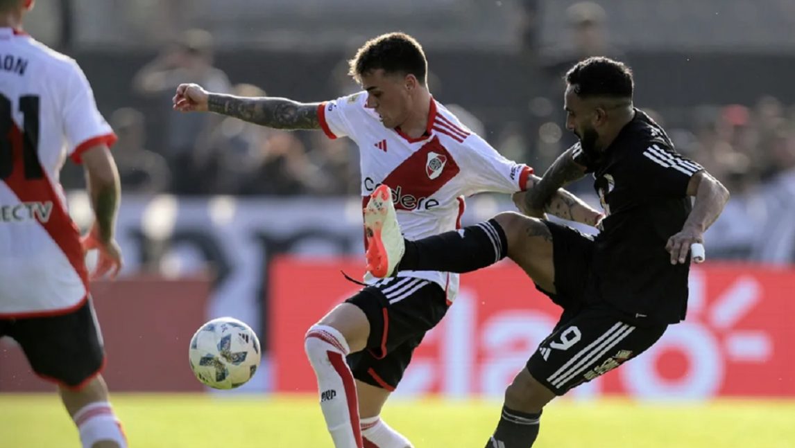 Antes de su llegada a Santiago del Estero, River no pudo con Riestra y empató sin goles