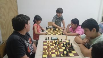 Aprender ajedrez, un planazo para niños y adultos: dónde y cómo inscribirse