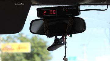 A punta de cuchillo, delincuentes asaltaron a un taxista que finalizaba un viaje