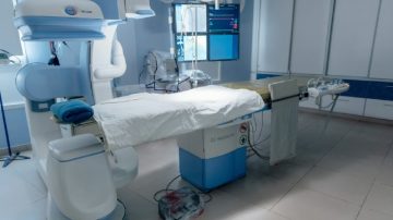 Violento incidente en una clínica privada tras el fallecimiento de una paciente