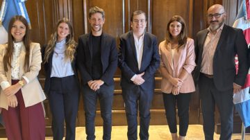 El economista Hernán Letcher visitó al gobernador Gerardo Zamora en la previa de su conferencia en el CCB