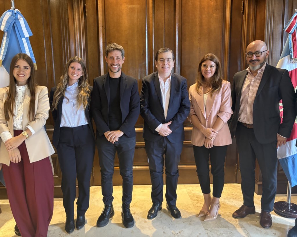El economista Hernán Letcher visitó al gobernador Gerardo Zamora en la previa de su conferencia en el CCB