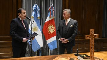 Zamora le tomó juramento a Raúl Abate como fiscal de Estado