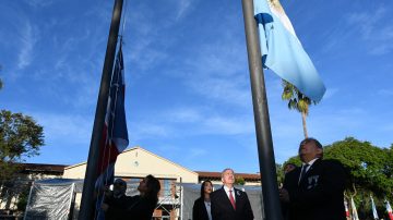 Autoridades y miembros de las Fuerzas Armadas conmemoraron el 2 de Abril con un emotivo acto en Plaza Sarmiento