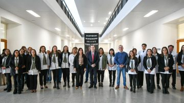 Zamora inauguró una escuela, un jardín de infantes, un barrio, un polideportivo y entregó viviendas sociales en Los Telares