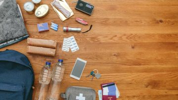 Cómo es y qué incluye el kit de supervivencia que recomienda la Unión Europea para catástrofes