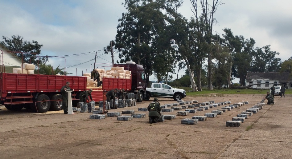 Golpe al narcotráfico: tres toneladas de marihuana ocultas en un camión en Corrientes