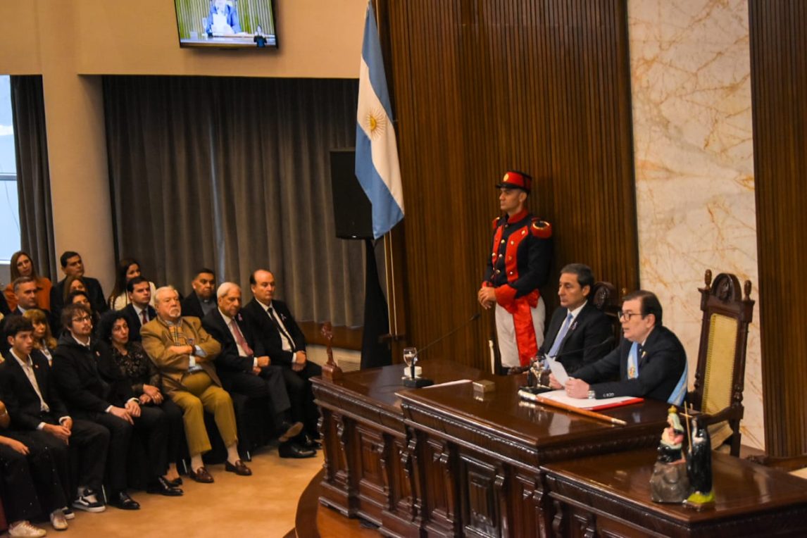 “Cuando gusten pueden venir a Santiago del Estero que aquí les podemos enseñar sobre equilibrio fiscal”