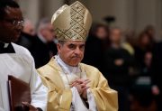 Una semana para el cónclave: Angelo Becciu, el cardenal vetado por el papa Francisco, renunció a participar