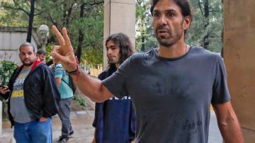 Denunciaron al cantante de La Mancha de Rolando por agredir a un motociclista