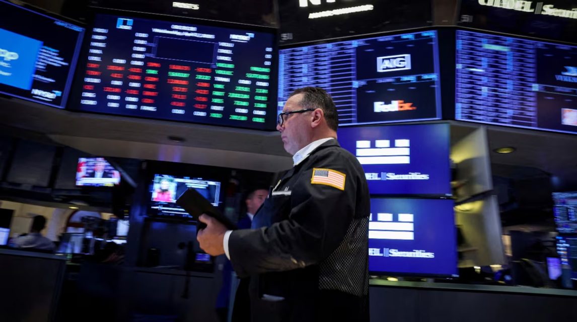 Las acciones argentinas se hunden en Wall Street y el riesgo país roza los 1000 puntos