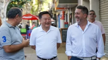 “No es ‘ponja’ no es chino”: El hit de los seguidores de Kim, el candidato a legislador porteño