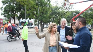 Norma Fuentes destacó la importancia de la instalación de semáforos en la esquina de Libertad y Pablo VI