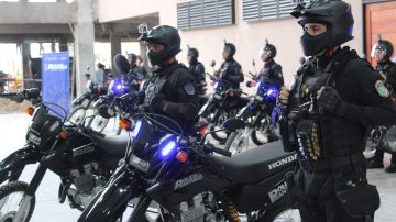 Policía de la Motorizada resultó herido tras protagonizar un violento derrape