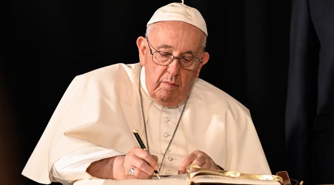 El texto inédito del Papa Francisco en el que habla de la muerte y la vejez