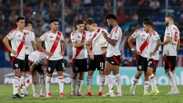 River enfrenta a Barcelona de Ecuador: formaciones y cómo ver en vivo