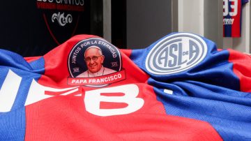 San Lorenzo rindió homenaje a su hincha más popular: El Papa Francisco