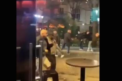 VIDEO | Previa caliente: los hinchas de PSG y Aston Villa se agarron a golpes
