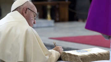 El papa Francisco reapareció este sábado en la Basílica Santa María