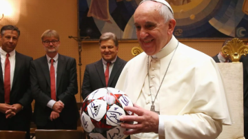 La AFA suspendió todos los partidos programados para este lunes por la muerte del papa Francisco