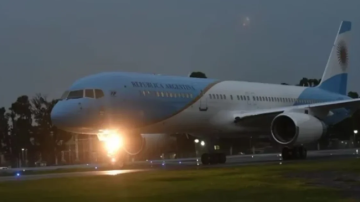 Tras haber participado del funeral del papa Francisco, el presidente Javier Milei volvió al país