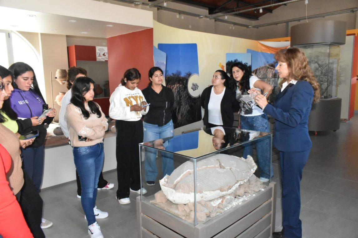 Estudiantes de Turismo de Colonia El Simbolar visitaron Las Termas